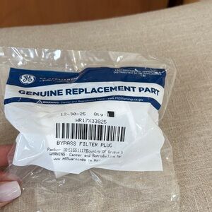 GE Genuine Replacement Bypass Filter Plug - White